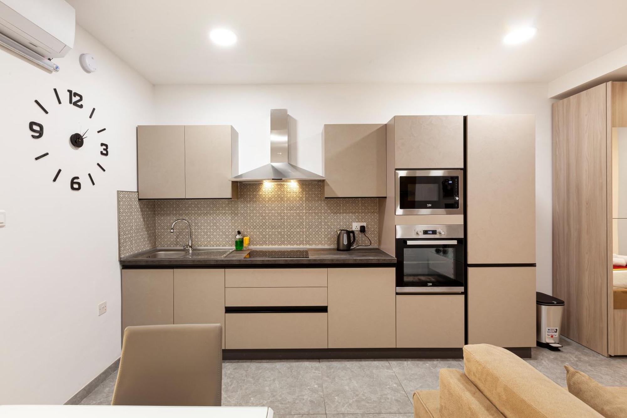 Modern & Lovely Studio - Prime Location Saint Julian's Eksteriør bilde
